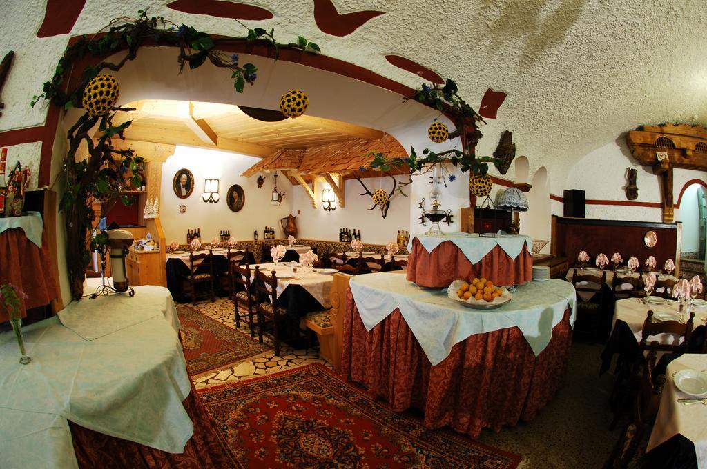 Hotel Ancora Castello-Molina di Fiemme Extérieur photo