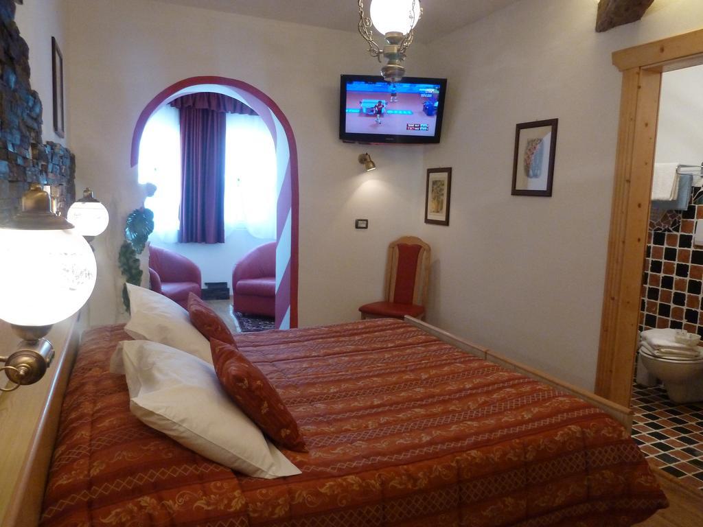 Hotel Ancora Castello-Molina di Fiemme Chambre photo