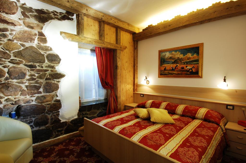 Hotel Ancora Castello-Molina di Fiemme Extérieur photo