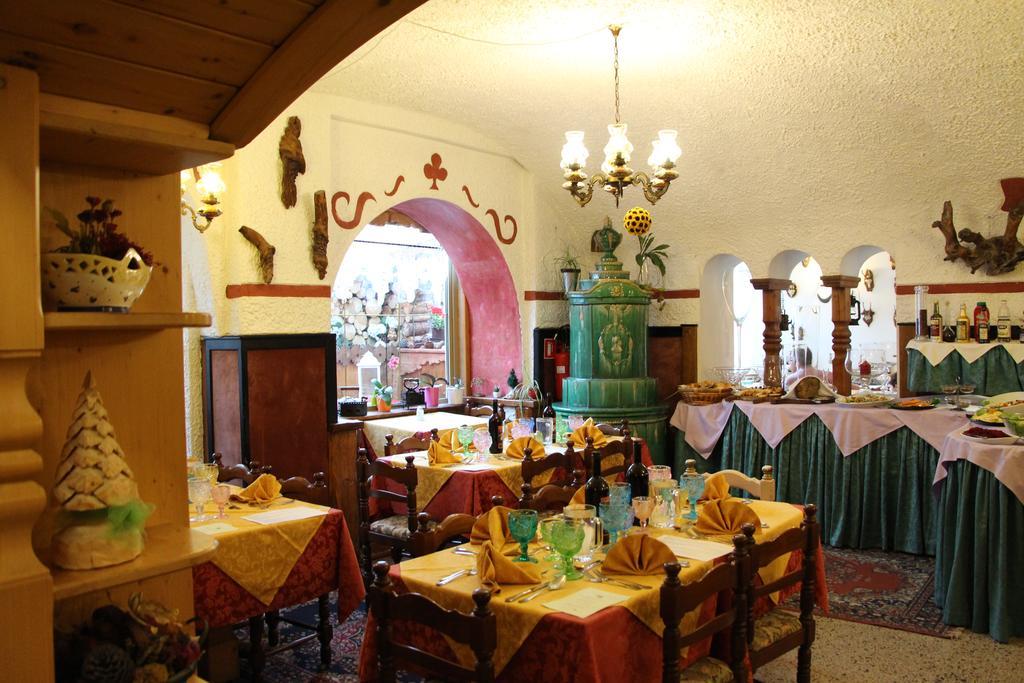 Hotel Ancora Castello-Molina di Fiemme Extérieur photo