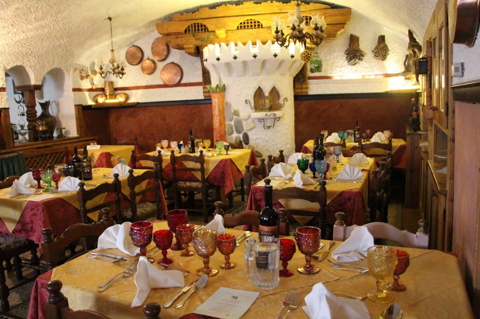Hotel Ancora Castello-Molina di Fiemme Extérieur photo