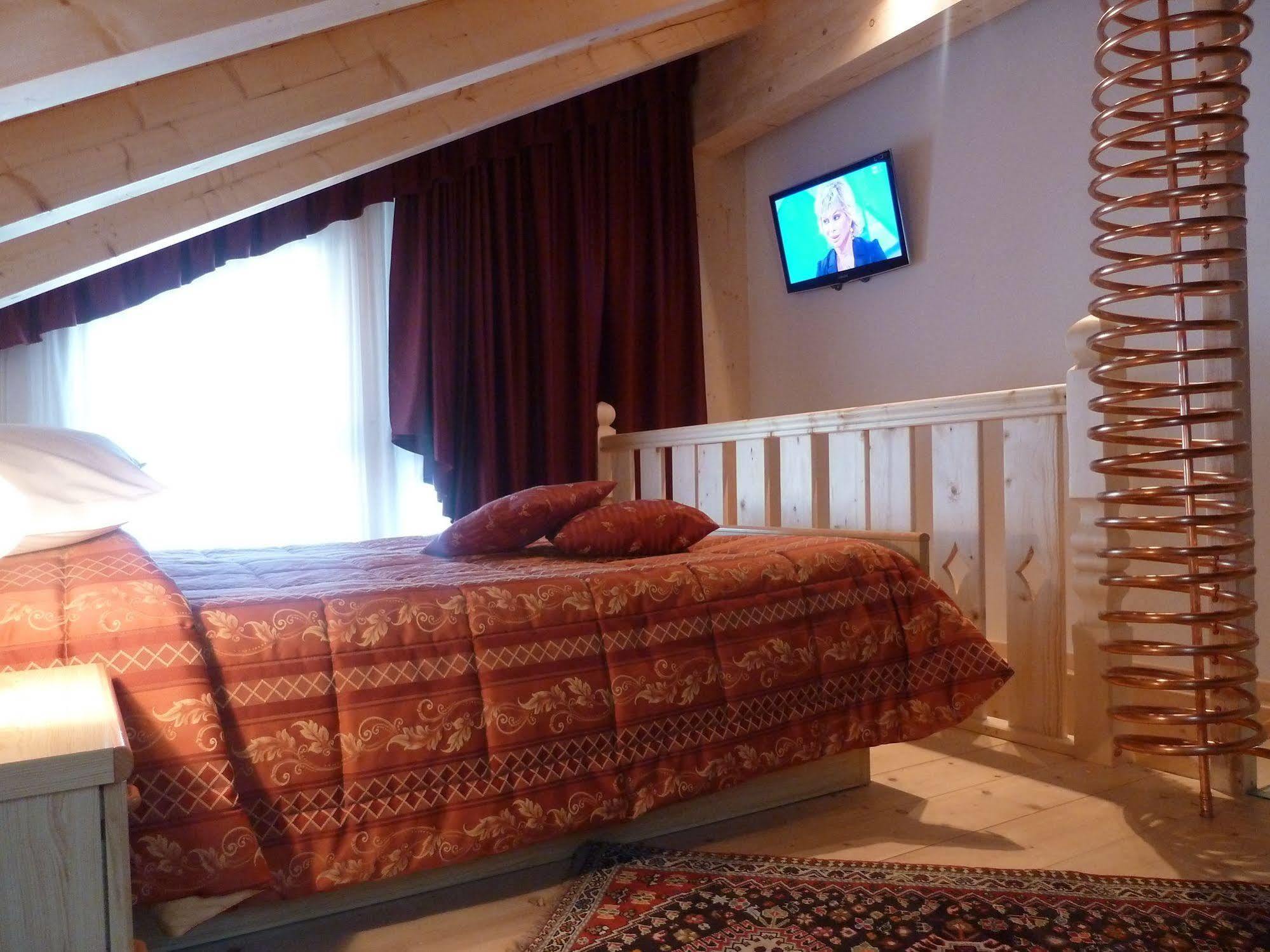Hotel Ancora Castello-Molina di Fiemme Extérieur photo