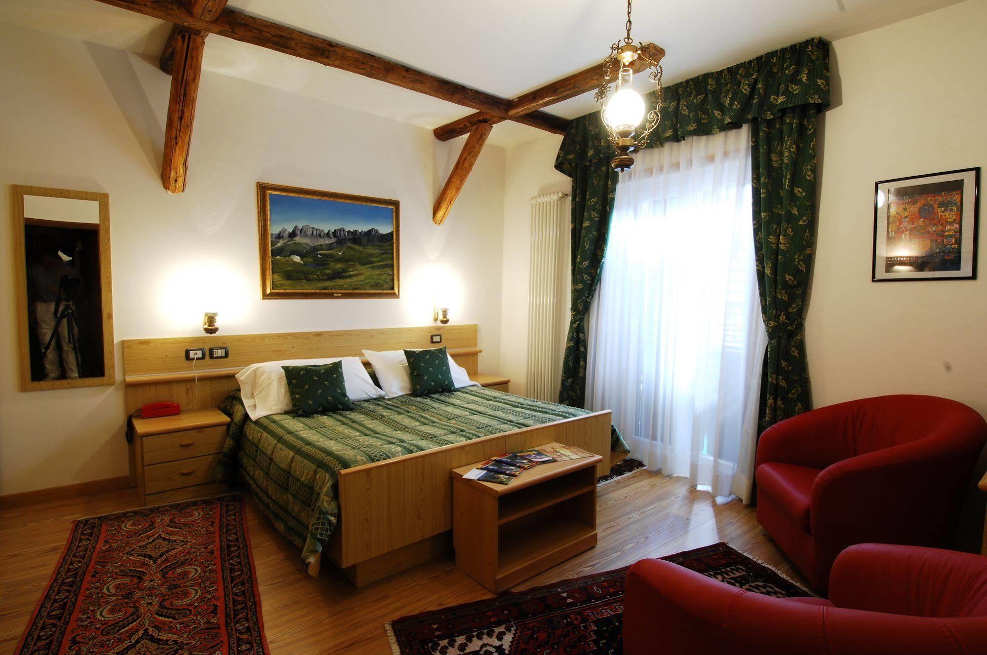 Hotel Ancora Castello-Molina di Fiemme Extérieur photo
