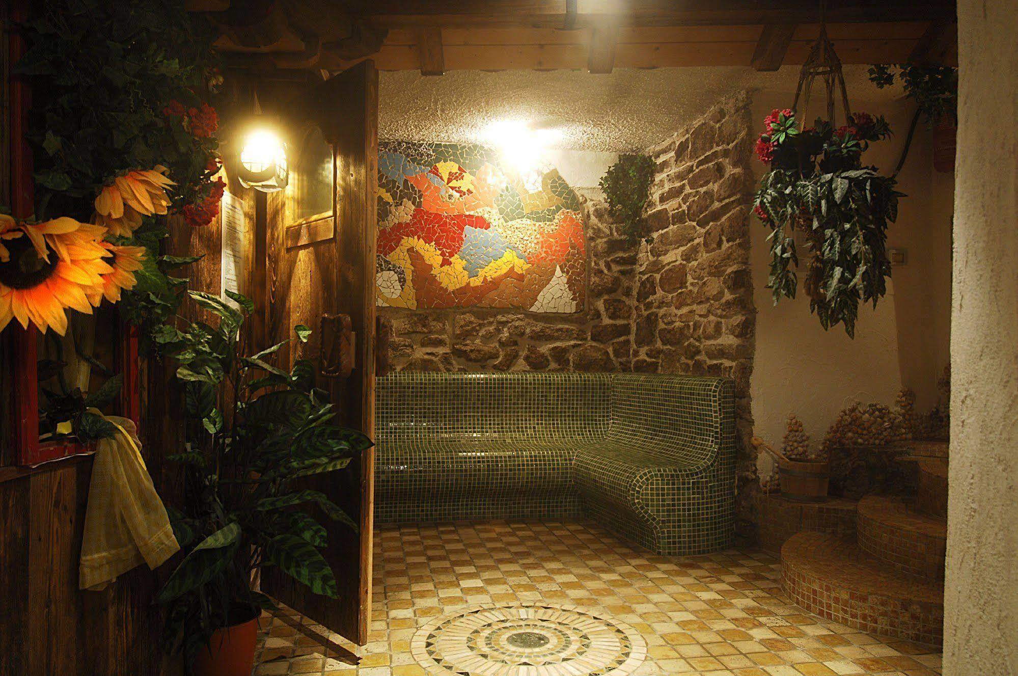 Hotel Ancora Castello-Molina di Fiemme Extérieur photo